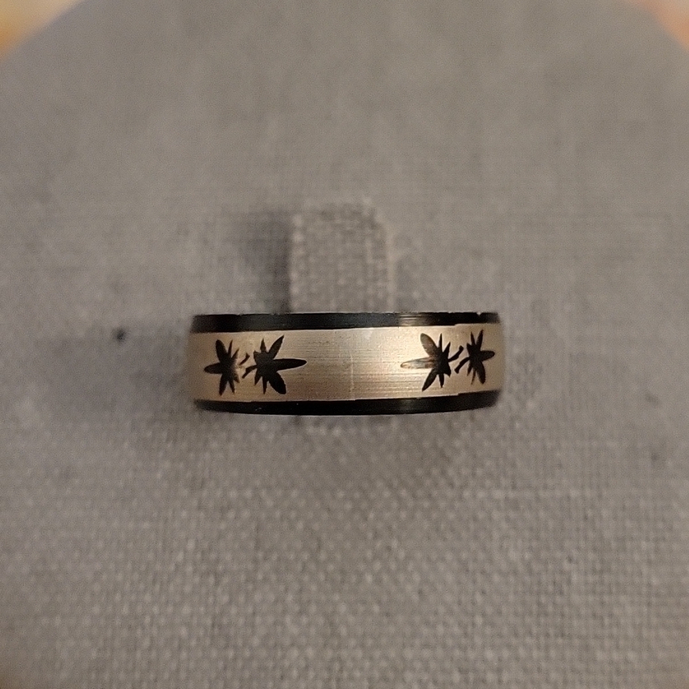 3/$30 Metal Black Silver Ganja Leaf Band Ring